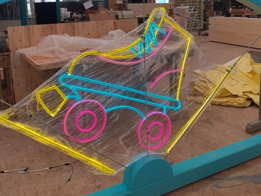 hamburg-bts-neon-roller